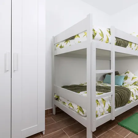 Home2book Cozy Beachfront Getaway In *