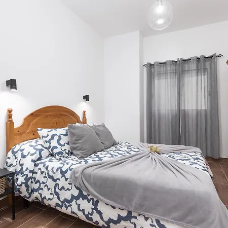 Home2book Cozy Beachfront Getaway In شقة