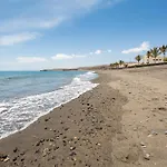 Home2book Cozy Beachfront Getaway In *